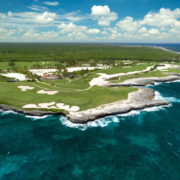 Corales-Golf-Course-18th--3000x1